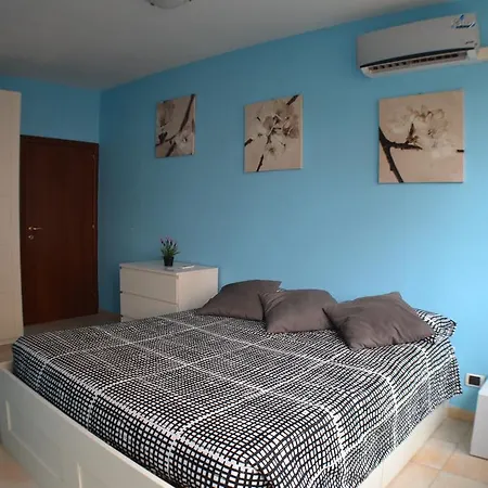 Bobo House *